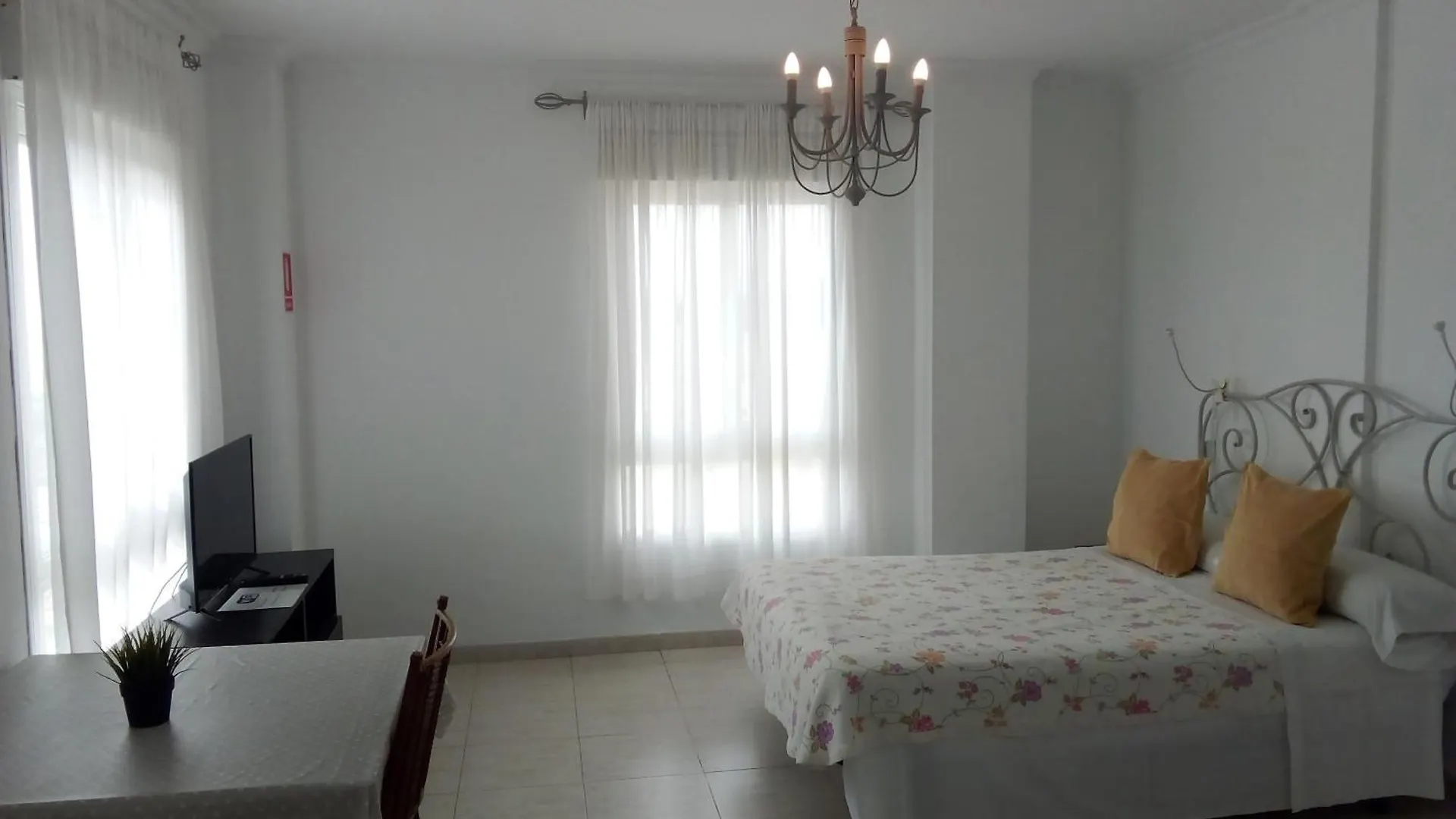 Estudio En Nueva Torrequebrada Benalmadena 0*,